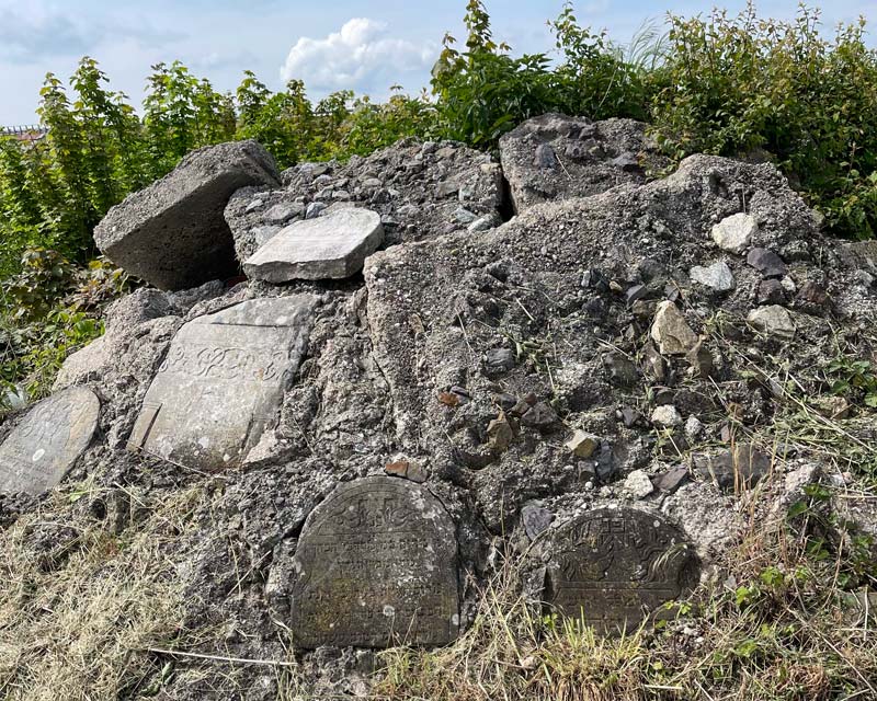 Abandoned graves in Krośniewice Jewish Cemetery